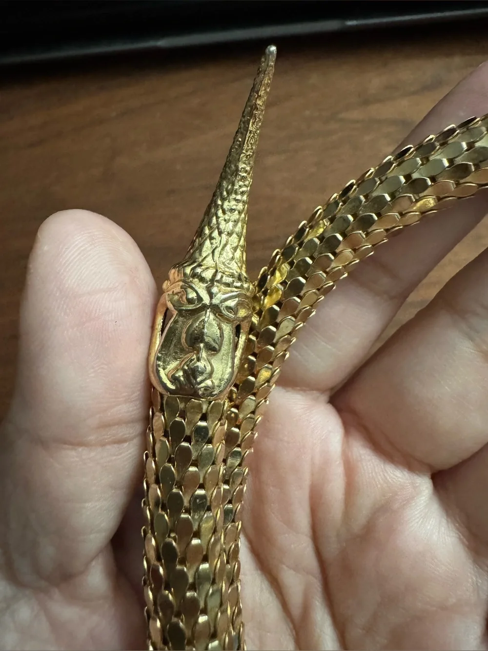 Vintage DL Auld Goldtoned Metal Mesh Adjustable Snake Choker Necklace *READ*